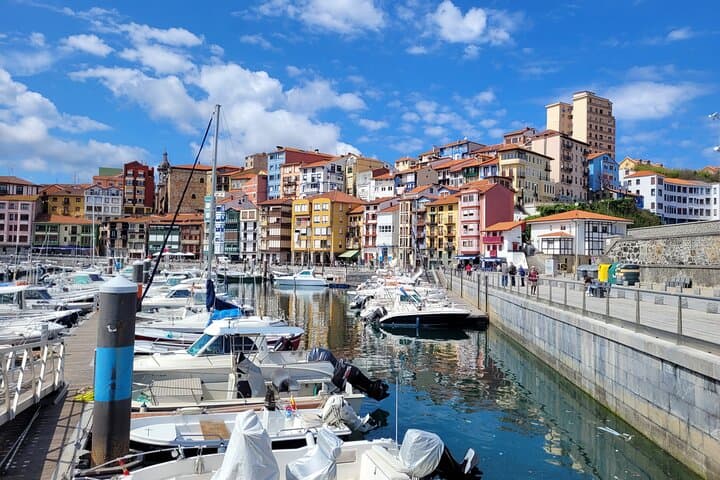 Hike Gaztelugatxe, Fishing Port Bermeo & Pintxo Lunch from Bilbao