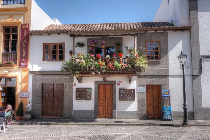 Teror, typical Canarian house with balcony
