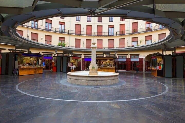 Walking Tour of Valencia with Traditional Drink Experience