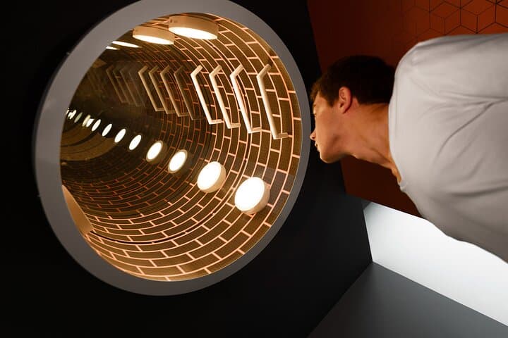 A Fantastic Visit To The Museum Of Illusions Seville