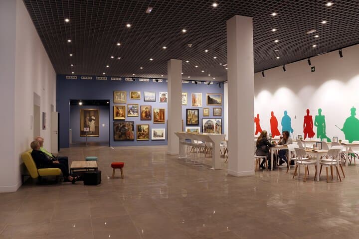 Skip-The-Line Access to MEET and Colección del Museo Ruso-Malaga