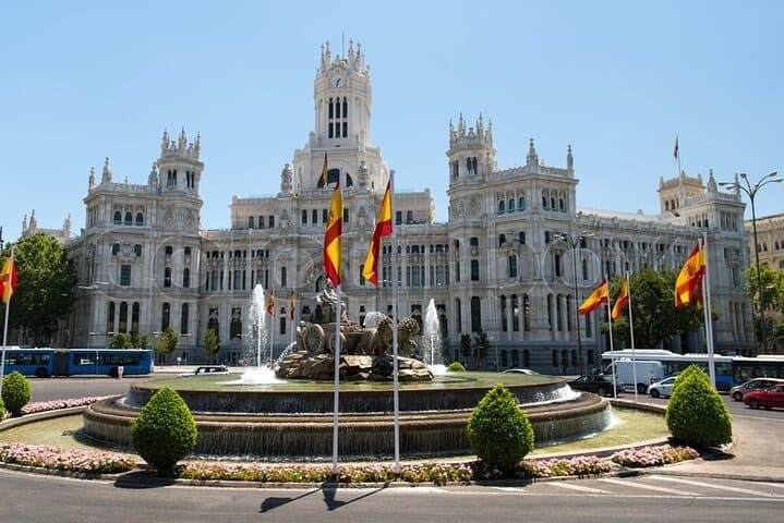 Private Tour of Madrid with chauffeur -3 hours