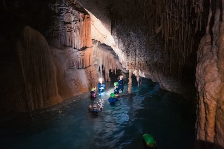 Cool yourself off by bathing the underground fresh water