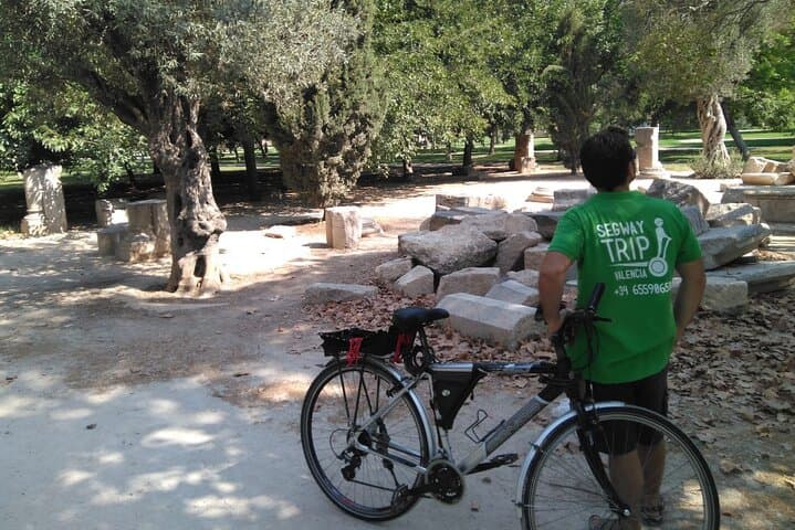 Private 3-Hour Bike Tour: Discover City Gems & Beautiful Beaches