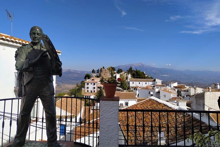 La Axarquia White Villages - Buddhist Stupa & Watchtower Tower