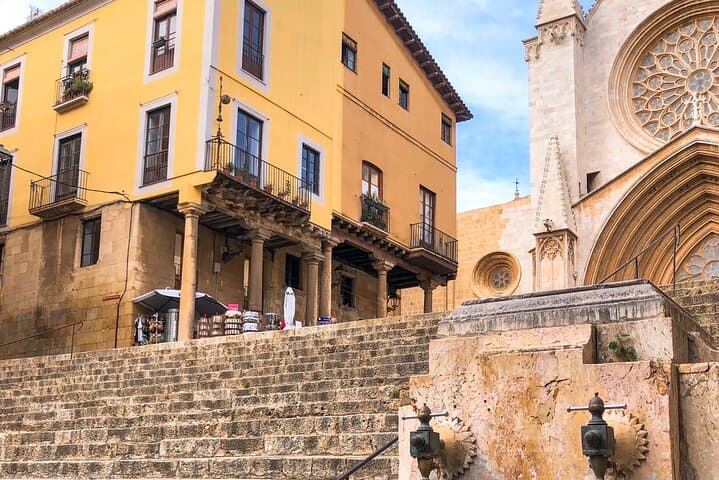 Tarragona Self-Guided City Walking Tour & Scavenger Hunt