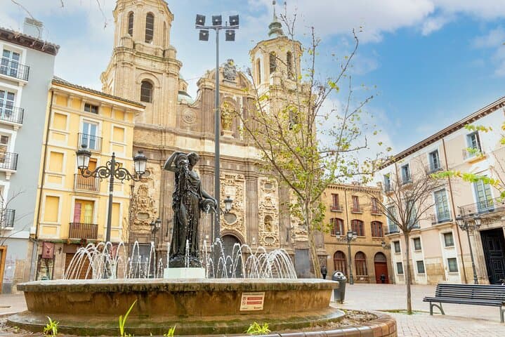 Zaragoza Self-Guided City Walking Tour & Scavenger Hunt