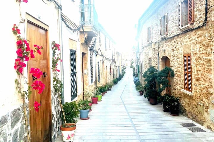 AbenteuerDate, Palma,Santa Catalina, Tour with Fun Activities in German Language