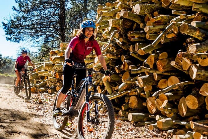 Guided Tour in E-mountainbike in Empordà