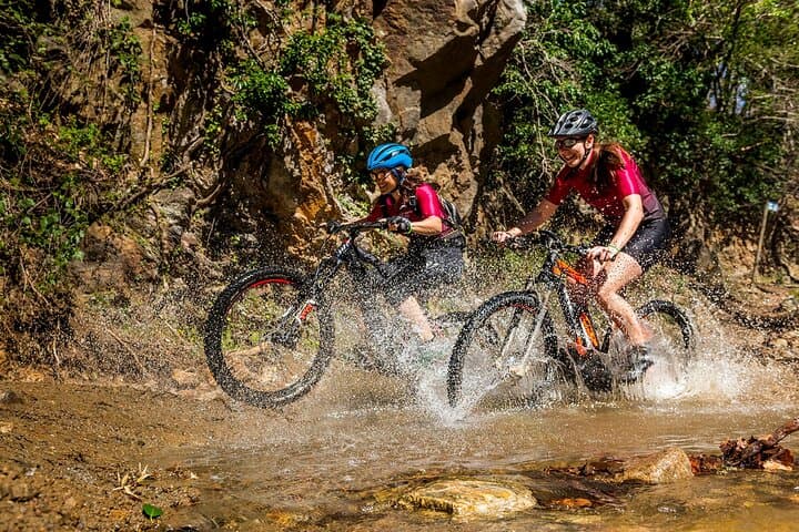 Guided Tour in E-mountainbike in Empordà
