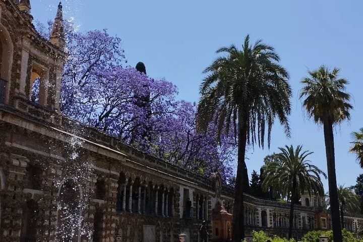 Private tour to the Royal Palace.