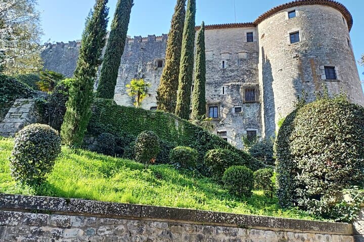Walking Tour in Girona History and Gastronomy with Tasting
