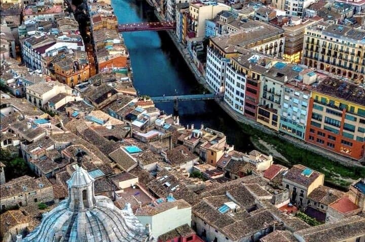 Walking Tour in Girona History and Gastronomy with Tasting