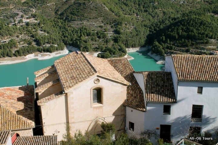 Guadalest Valley & Castle Guided Tour from Alicante