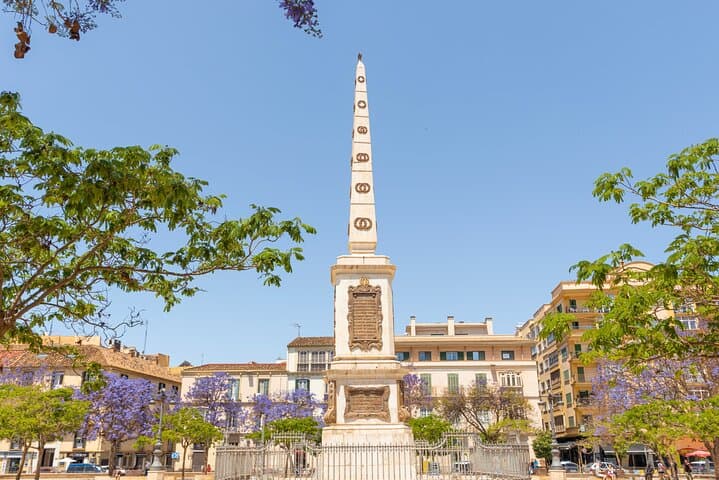 Malaga Self-Guided City Walking Tour & Scavenger Hunt