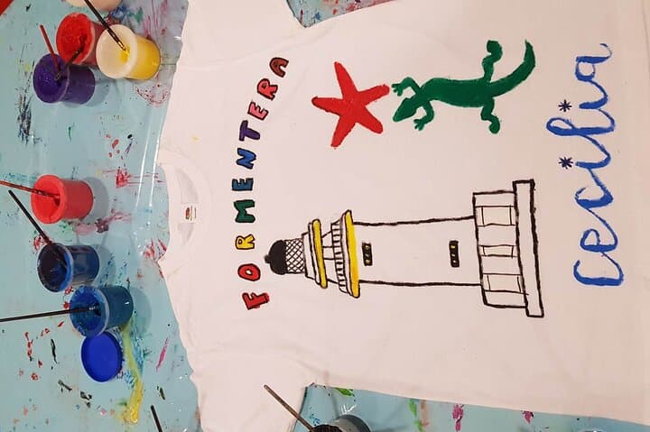 Paint your unique t-shirt