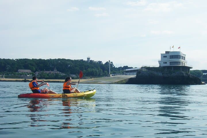 Kayak excursion through the Bay of Santander.