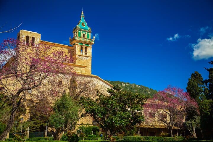3- Days Weekend Tour in Valldemossa with Pick up
