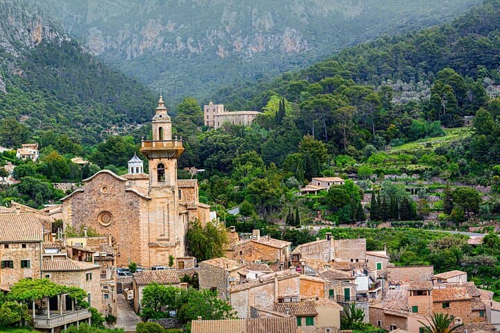 3- Days Weekend Tour in Valldemossa with Pick up