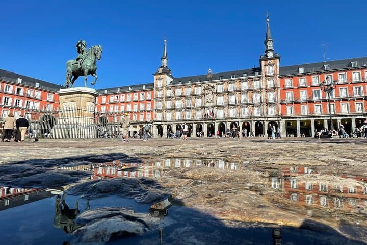 Royal Palace of Madrid Small Group Skip the Line Ticket