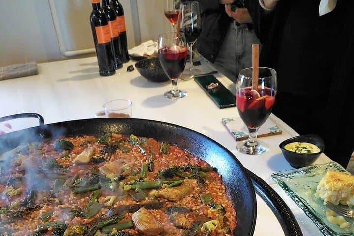 Seville: Rooftop Paella Showcooking and Sangría