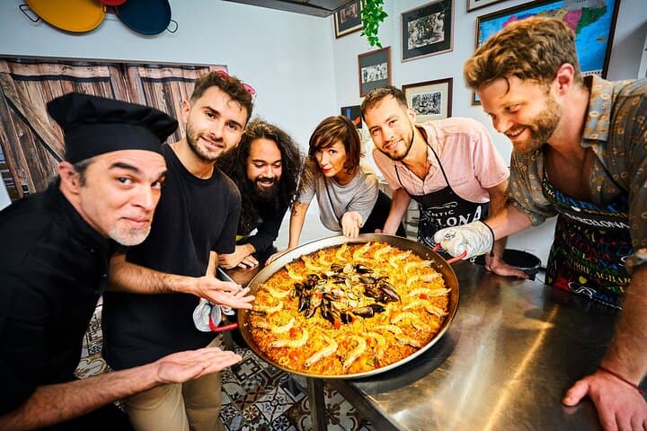 Discover our award-winning paella cooking class in a hands-on, authentic dining experience and create memories to last a lifetime!
