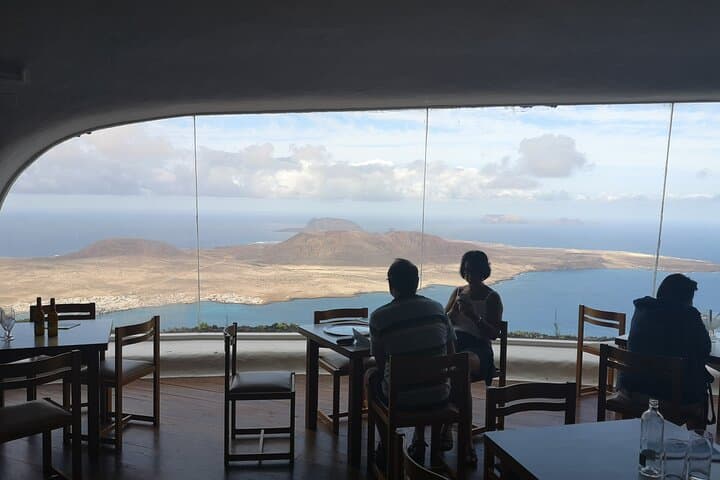 Tour of Jameos del Agua, Cueva de los Verdes and Viewpoint from the cliffs