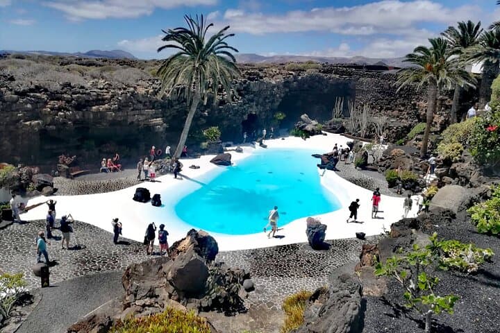 Tour to Timanfaya, Jameos del Agua, Cueva de los Verdes and viewpoint from the cliff