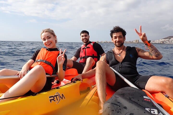 Kayaking + snorkeling with turtles