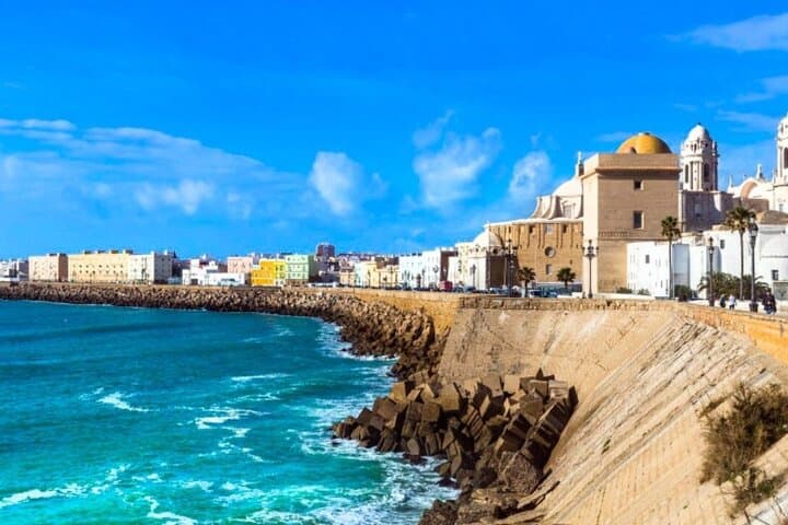 Private 3-Hours Walking Tour of Cadiz from hotel or cruise port