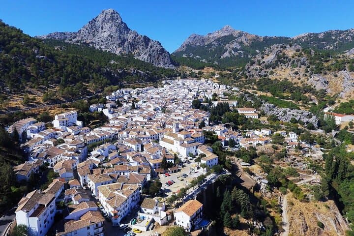 Private 8-Hour Tour of Cadiz and White Villages from Cadiz