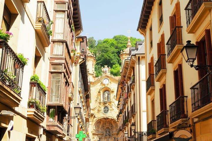 San Sebastian Scavenger Hunt & Self Guided Walking Tour