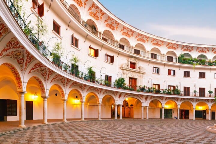 Seville Scavenger Hunt & Highlights Self-Guided Walking Tour