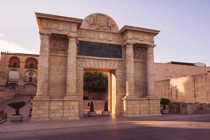 Córdoba Self-Guided City Walking Tour & Scavenger Hunt