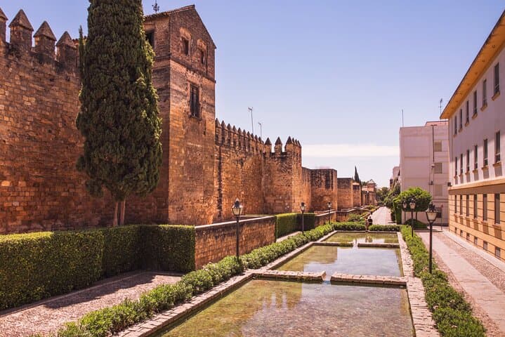 Córdoba Self-Guided City Walking Tour & Scavenger Hunt