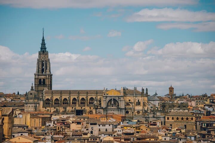 Toledo Scavenger Hunt & Highlights Self-Guided Walking Tour
