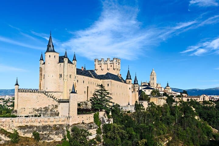 Half-Day Private Tour in Segovia with Attractions from Madrid