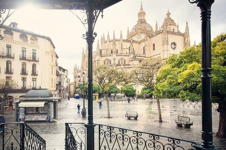 Half-Day Private Tour in Segovia with Attractions from Madrid