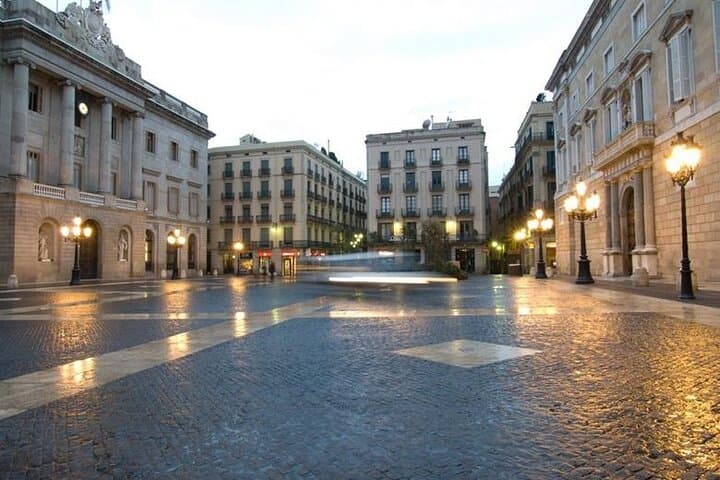 Skip The Line - Early Picasso Museum and Born Neighborhood