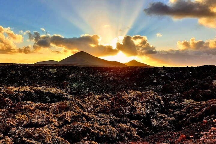 Lanzarote E-Bike Tour: Volcano Craters & Scenic Vineyards
