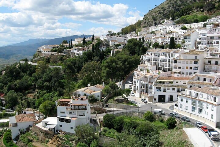 Private Day Trip to Las Mijas from Malaga