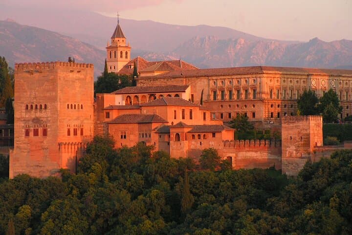 Alhambra and Albaicin Private Day Trip from Malaga