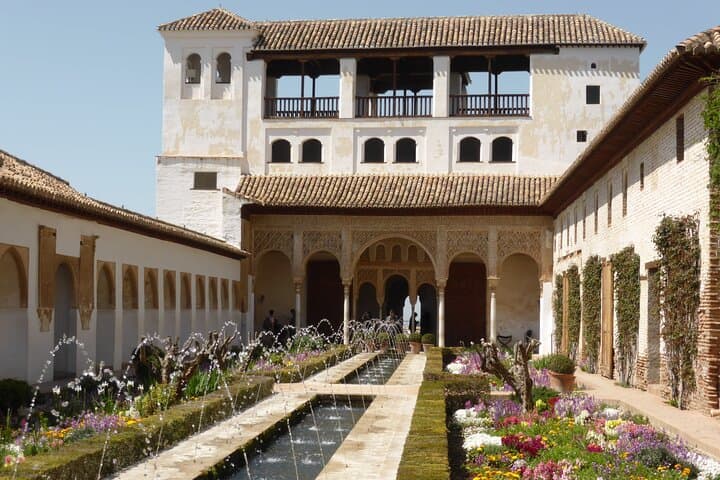 Alhambra and Albaicin Private Day Trip from Malaga