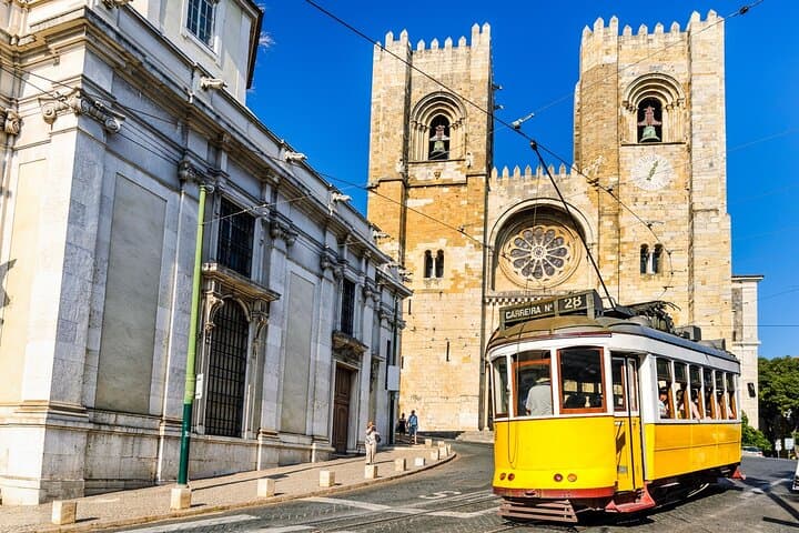 9-Day Tour from Madrid to Porto, Lisbon and Fatima