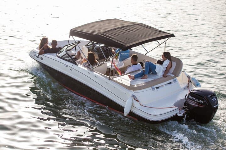 Boat trip through the bay of Marbella Bayliner VR5