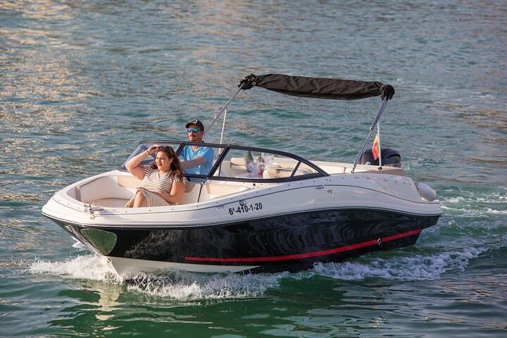 Boat trip through the bay of Marbella Bayliner VR5