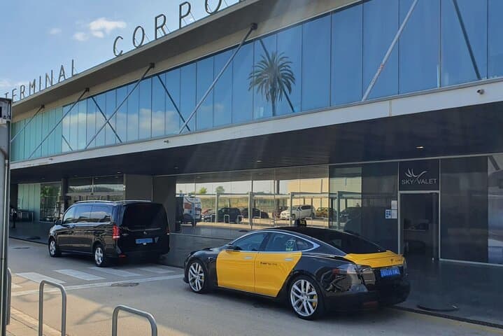 Private Barcelona Airport Transfer: From/to Barcelona Airport