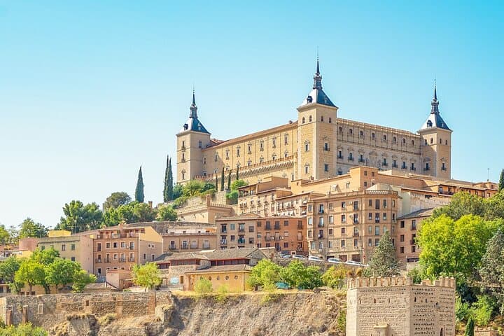 Private tour of Toledo from Madrid, with driver, entrances and private guide.