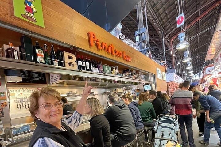 Private Tapas Tour with a local Guide- Discover the local "bodegas"