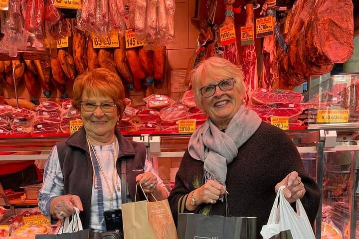 Private Tapas Tour with a local Guide- Discover the local "bodegas"